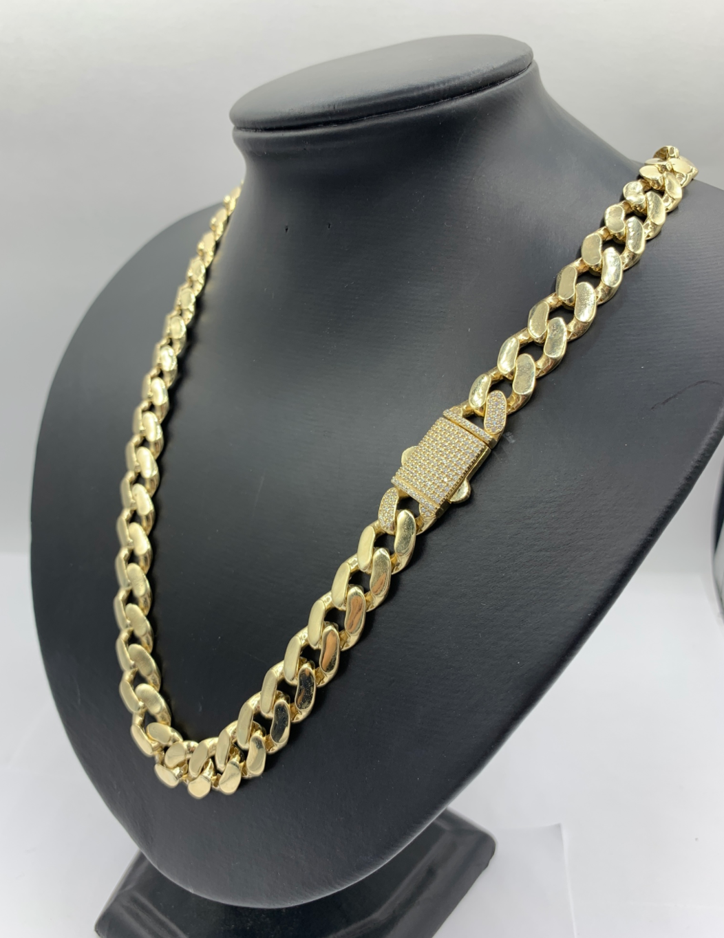 Jumbo 22 Inch 10K Gold Mens’ Cuban Link – Gold Star Jewellers | Bonnie ...